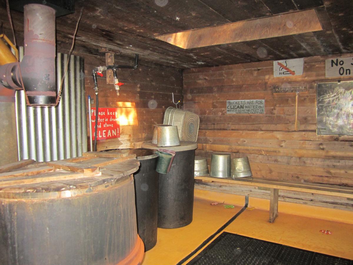 Dawson City River Hostel Luaran gambar